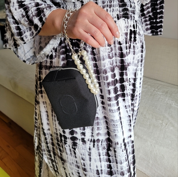 Christian Dior Black Beauty Bag Makeup Pouch Case with Pearl Strap Wristlet - Picture 3 of 6